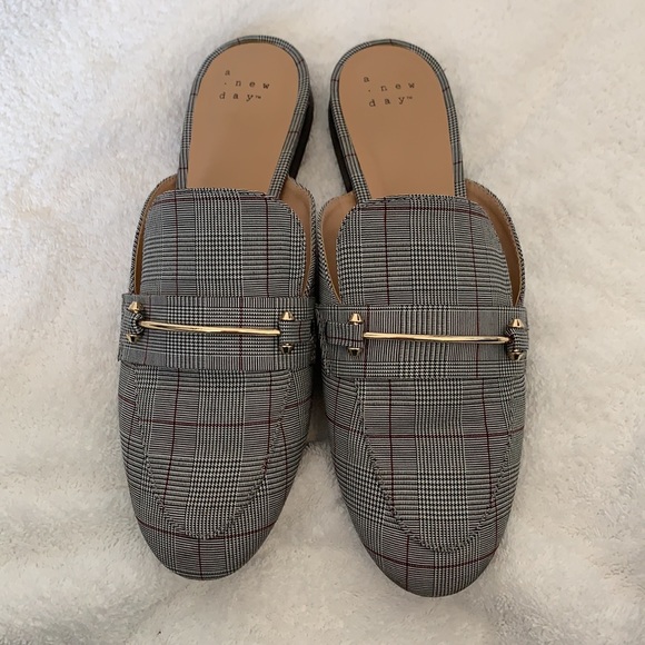 A New Day Remmy Grey Mule. - Picture 3 of 11